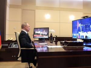 Russian President Vladimir Putin chairs a Security Council meeting via a video link at the Novo-Ogaryovo state residence outside Moscow on April 16, 2020. Alexey DRUZHININ / SPUTNIK / AFP