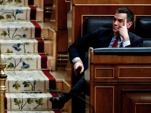 Spanish Prime Minister Pedro Sanchez attends a session at the Lower Chamber of the Spanish Parliament in Madrid on April 22, 2020. (Sebastián Mariscal / POOL / EFE / AFP)
