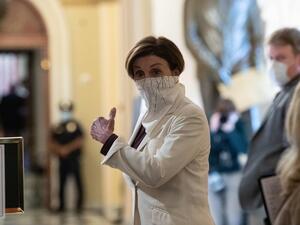 US House Speaker Nancy Pelosi walks to the chamber of the US House of Representatives start of a vote on the additional 484 billion dollar relief package amid the coronavirus pandemic at the US Capitol in Washington, DC, on April 23, 2020. NICHOLAS KAMM / AFP
