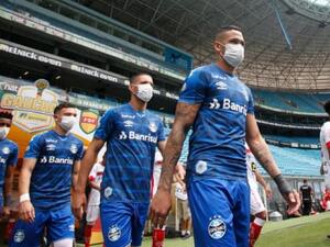 كورونا يهدد كرة القدم