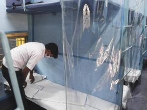 الهند تحول القطارات الى مستشفيات متنقلة