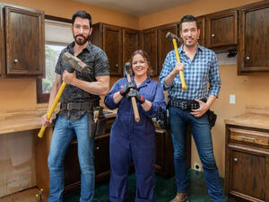 Celebrity IOU will return next week on HGTV. 