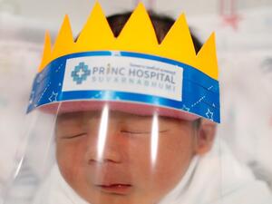 طفل حديث الولادة