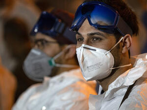 وضـع خطة طوارئ لثلاثة أشهر للسيطرة على انتشار كورونا،