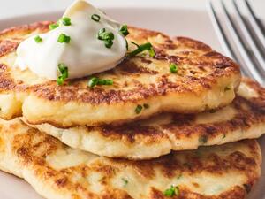 فطائر البطاطا بجبن الشيدر 