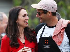 رئيسة وزراء نيوزيلندا وخطيبها