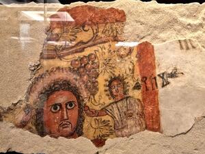 These fascinating wall paintings (3rd c. BCE -3rd c. CE) from Qaryat al-Fau in modern Saudi Arabia are currently on view in the exhibition "Roads of Arabia"  (Twitter)