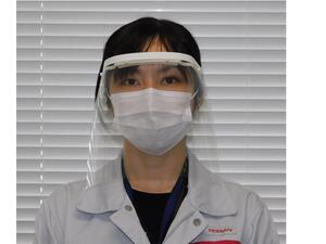 كانت نيسان قد أطلقت مبادرات مماثلة في دول أخرى حيث تصنع الشركة في الولايات المتحدة أقنعة واقية لوجه العاملين في مجال الرعاية الصحية في ميتشيغان وميسيسيبي وتينيسي.