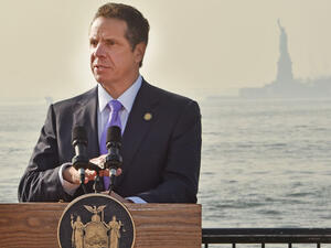 حاكم نيويورك "أندرو كومو"