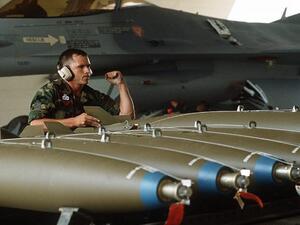 قنابل دقيقة التوجيه