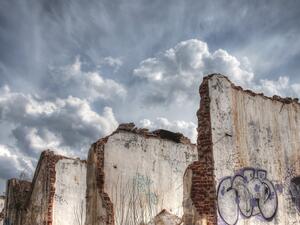 ما تفسير الحلم بالهزة الأرضية في المنام؟