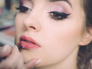 كيفية تطبيق مكياج مثالي مناسب للعيد؟
