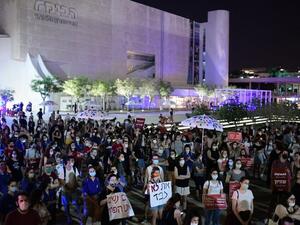 Over 1,000 protest in Tel Aviv over wave of violence toward women (Twitter)
