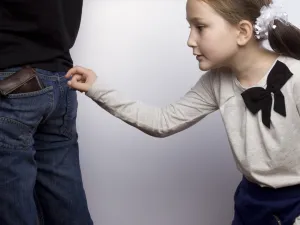سيساعدك ذلك على الالتصاق بأطفالك وتقديم الحب الكافي لهم