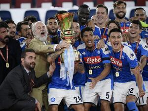 نابولي يظفر باللقب