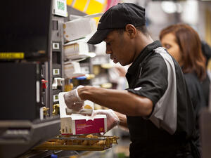 أحد موظفي "ماكدونالدز"