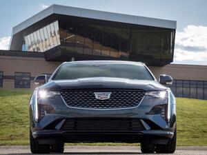 توفر البنية الهندسية الفريدة ذات الدفع الخلفي والحائزة على الجوائز تجربة قيادة دقيقة مع نظام دفع ذو شحن توربيني بالكامل.