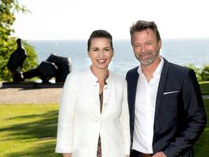 رئيسة وزراء الدنمارك "ميتي فريدريكسون" مع خطيبها