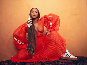 Beyonce Honored With Humanitarian Award at 2020 Bet Awards and Urges People to Vote This Year