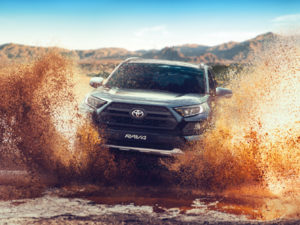 اشترِ سيارة تويوتا هذا الشهر دون أن تدفع شيئاً حتى عام 2021  مع مهرجان الفطيم تويوتا للسيارات 