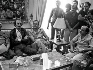 ولد محسن السيد علي إبراهيم في العام 1935 وأسهم منذ شبابه في تشكيل حركة القوميين العرب