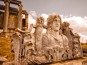 Aizanoi antique city. zeus temple Kütahya / Turkey  (Shutterstock)	