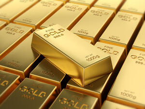 Mysterious person had left a £152,000 three kilogram bag of gold on a train in Switzerland. (Shutterstock/ File Photo)