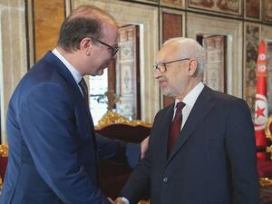 وكشف الفخفاخ، الخميس، عن عرض حركة النهضة صفقة عليه مقابل الإبقاء على حكومته، وعدم ممارسة الضغوط لإخراجه.