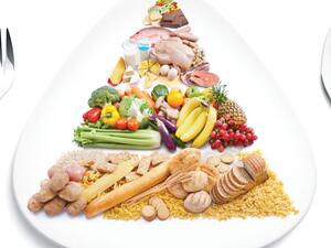  شرب كميات كافية من الماء وتجنب المشروبات الغازية