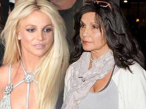 بريتني سبيرز ووالدتها