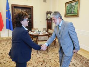 وضع سفير فلسطين، رئيس مجلس النواب، في صورة المخاطر التي تتعرض لها المنطقة والعالم جراء الممارسات والإجراءات الإسرائيلية المتهورة