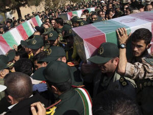 تسبّب القصف، وفق المرصد، بمقتل خمسة مقاتلين غير سوريين من المجموعات الموالية لإيران