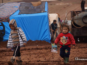  مبادرة إنسانية تهدف لمساعدة النازحين في محافظة إدلب شمالي سوريا لشراء حاجيات العيد