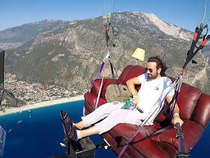 الطيّار المظلي التركي "حسن كافال"