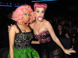 نيكي ميناج وكاتي بيري