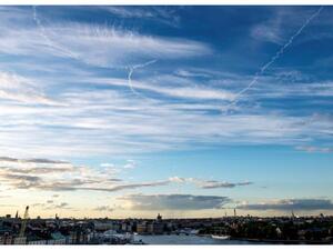 "قلوب حب" تزين سماء ستوكهولم