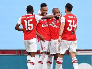 أوباميانغ يقود آرسنال للفوز