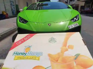 A 'Mangoes in Lamborghini' drive by Pakistan Supermarket has proven be a big hit in Dubai and has doubled the sales since its launch in mid-June. (Twitter)