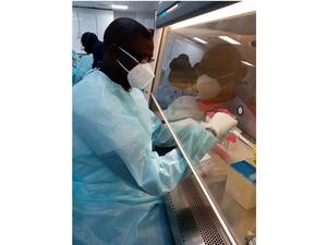 مركز بحثي بمؤسسة قطر يدعم جهود قطر في مكافحة جائحة (كوفيد-19)