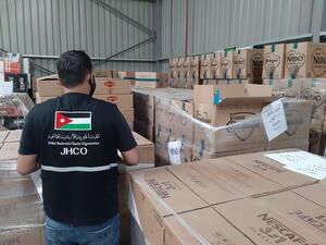 نستله تقدم الدعم لصندوق اغاثة وزارة الصحة الأردني وتدعم 2100 عائلة في الأردن عبر التبرع ب 270 ألف حصة من الأغذية والمشروبات و90 ألف لتراً من المياه