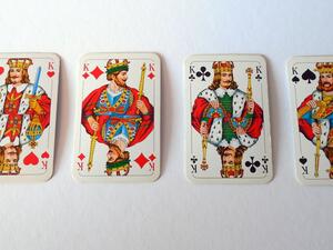 ما تفسير الحلم بالملك في المنام؟