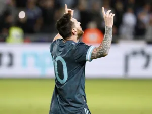 The ex-Barcelona star is confident that the Argentine will be on the plane in two years time due to his physical strength and competitive nature (Photo: AFP)