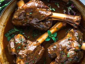 أطباق العيد: موزات الغنم بالصلصة
