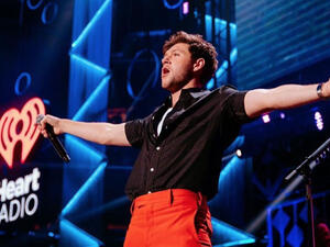 Amelia, 23, recently shared a black and white photo of her and Niall on her Snapchat account