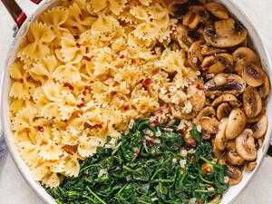 معكرونة بارميزان بالفطر