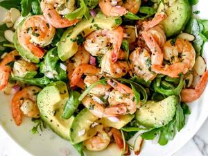 سلطة الروبيان والأفوكادو