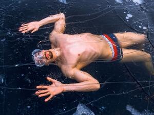 Vitaly Vivchar of Tomsk said he trained for two months before taking on the record Thursday at Lebyazhye Lake. (Instagram/ vivcharvitaly)