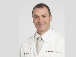 Cleveland Clinic Expert: Innovative Treatments Can Help Control Psoriasis