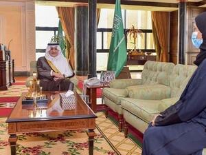 Dr. Khulood Mohammed al-Khamis(L) (Twitter)