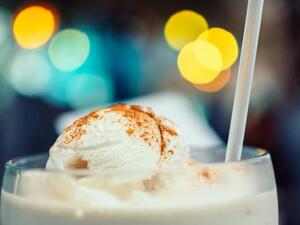 أسهل طريقة لصنع الكريمة المخفوقة